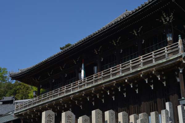 Nigatsu-do Hall: History and Features　The Wooden Stage (Kake-zukuri Style)-