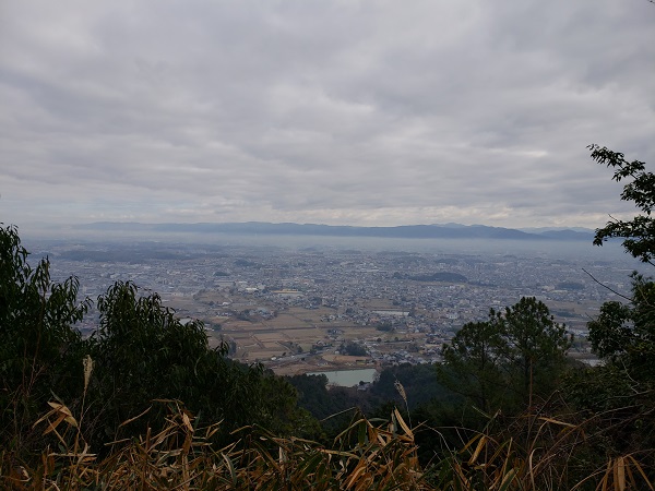 雄岳六合目から香芝市内の展望